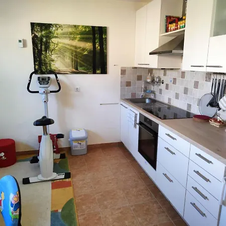 Apartma Velesa Race Zewnętrze zdjęcie