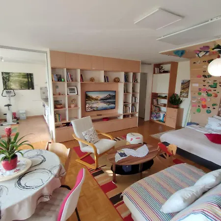 Apartma Velesa Race Zewnętrze zdjęcie